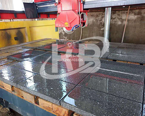 红外线切割机.jpg 红外线切割机.jpg